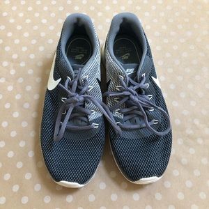 Nike Athletic Sneakers in Grey